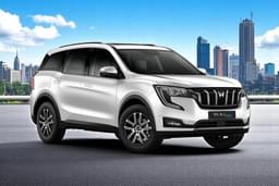 Mahindra Xuv700 Color Everest White